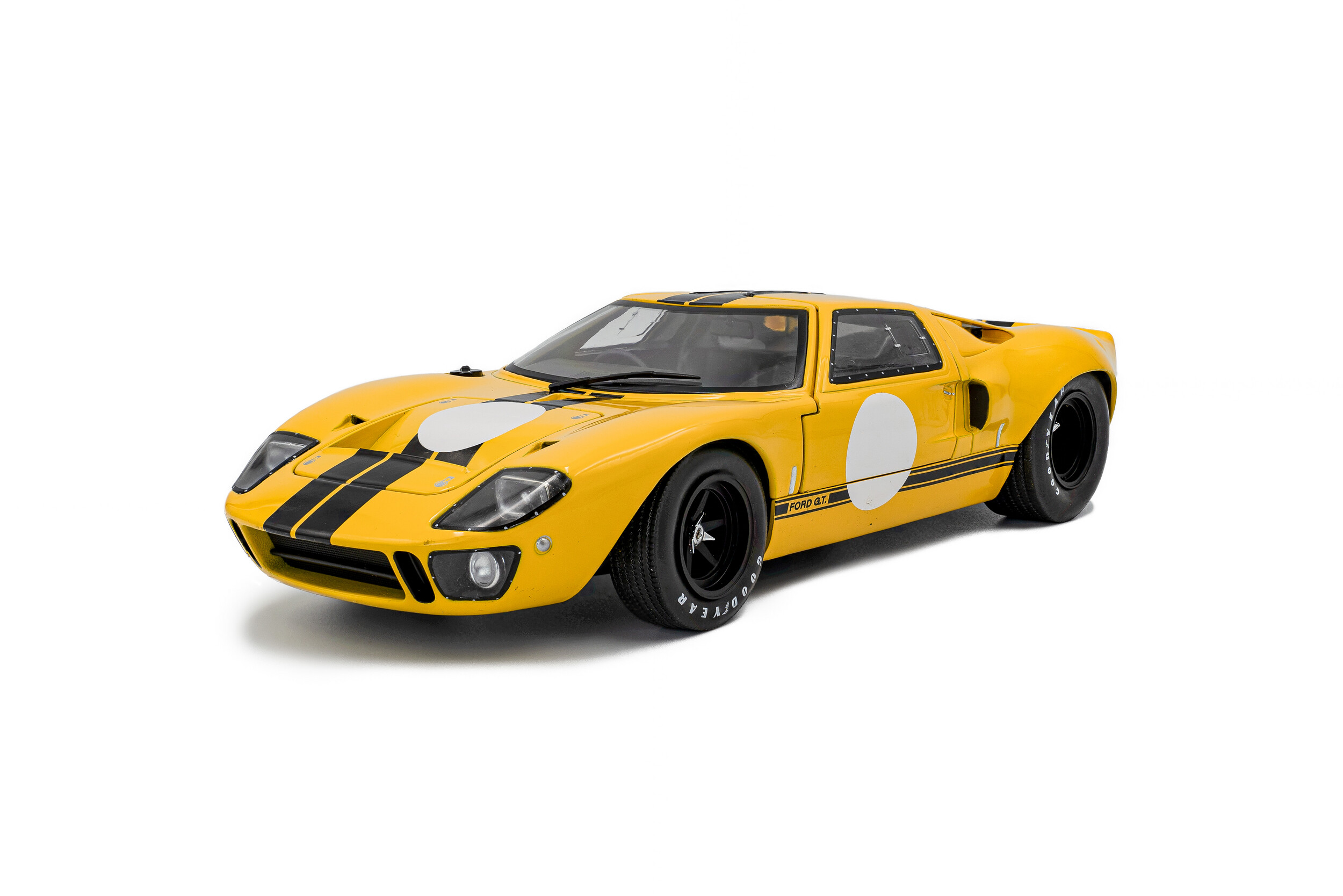 Ford GT40 MK1 - 1968, yellow Solido 1:18