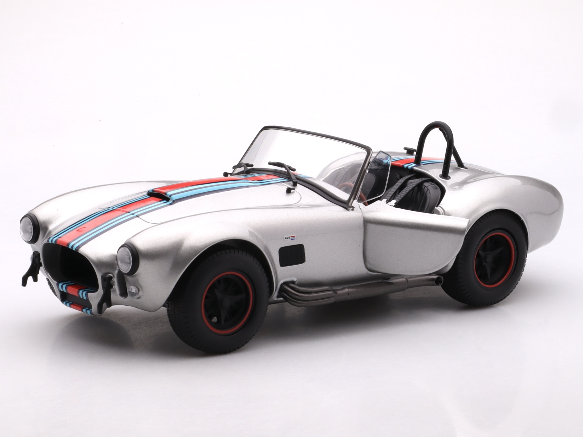 8ff9ea76fb37c3f4d83e9b3699288763