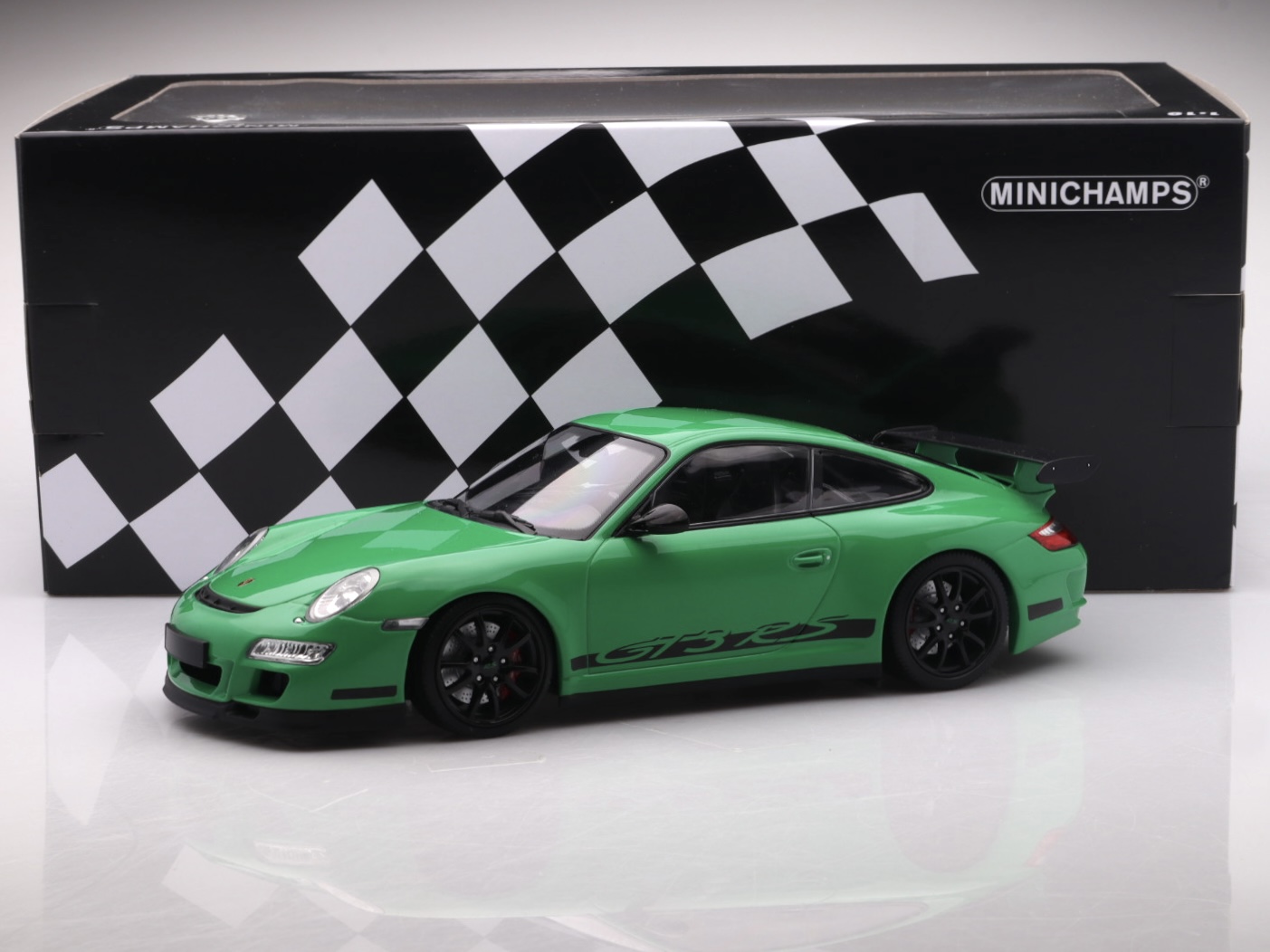 Porsche 911 (997) GT3 RS - 2007, viper green Minichamps 1:18