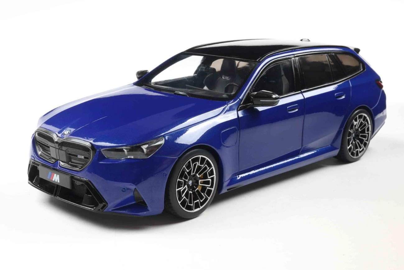 BMW M5 Touring M - 2024, marina bay blue metallic Solido 1:18
